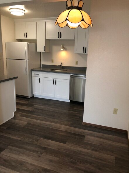Building Photo - 314 N 134th St