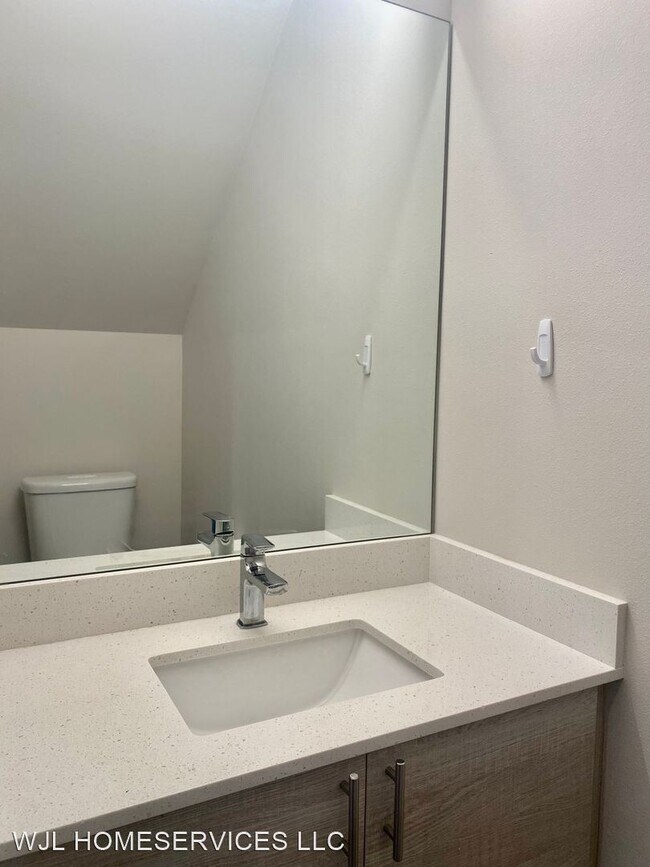 Building Photo - 2 br, 1.5 bath House - 521 NW 70th St