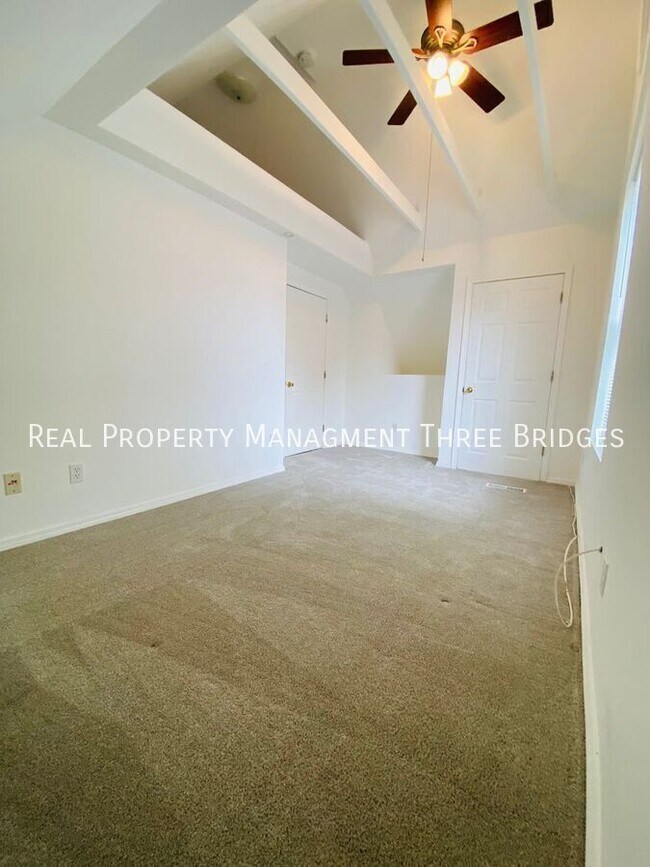 Building Photo - 1293 Purcell Ave