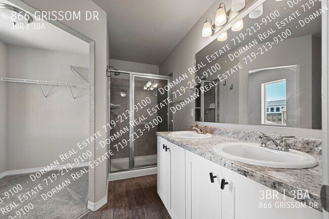 Building Photo - 866 Grissom Dr.