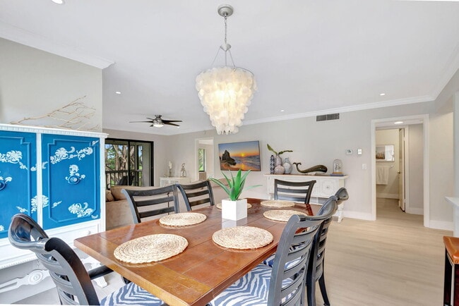 Building Photo - 438 Brackenwood Ln S