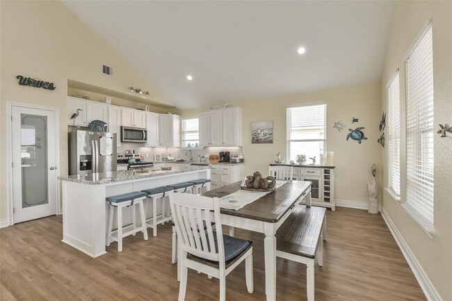 Building Photo - 4022 Fort Bend Dr