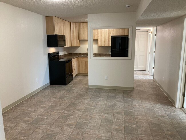 Building Photo - BEAUTIFUL 3-BR, 2-BA Condo with Everything Completely Remodeled! Everything Brand New! Views of O...