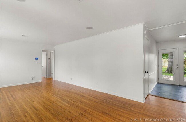 Building Photo - 3408 S Pittsburg Ave