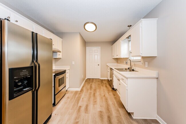 Building Photo - 2227 Sawmill St