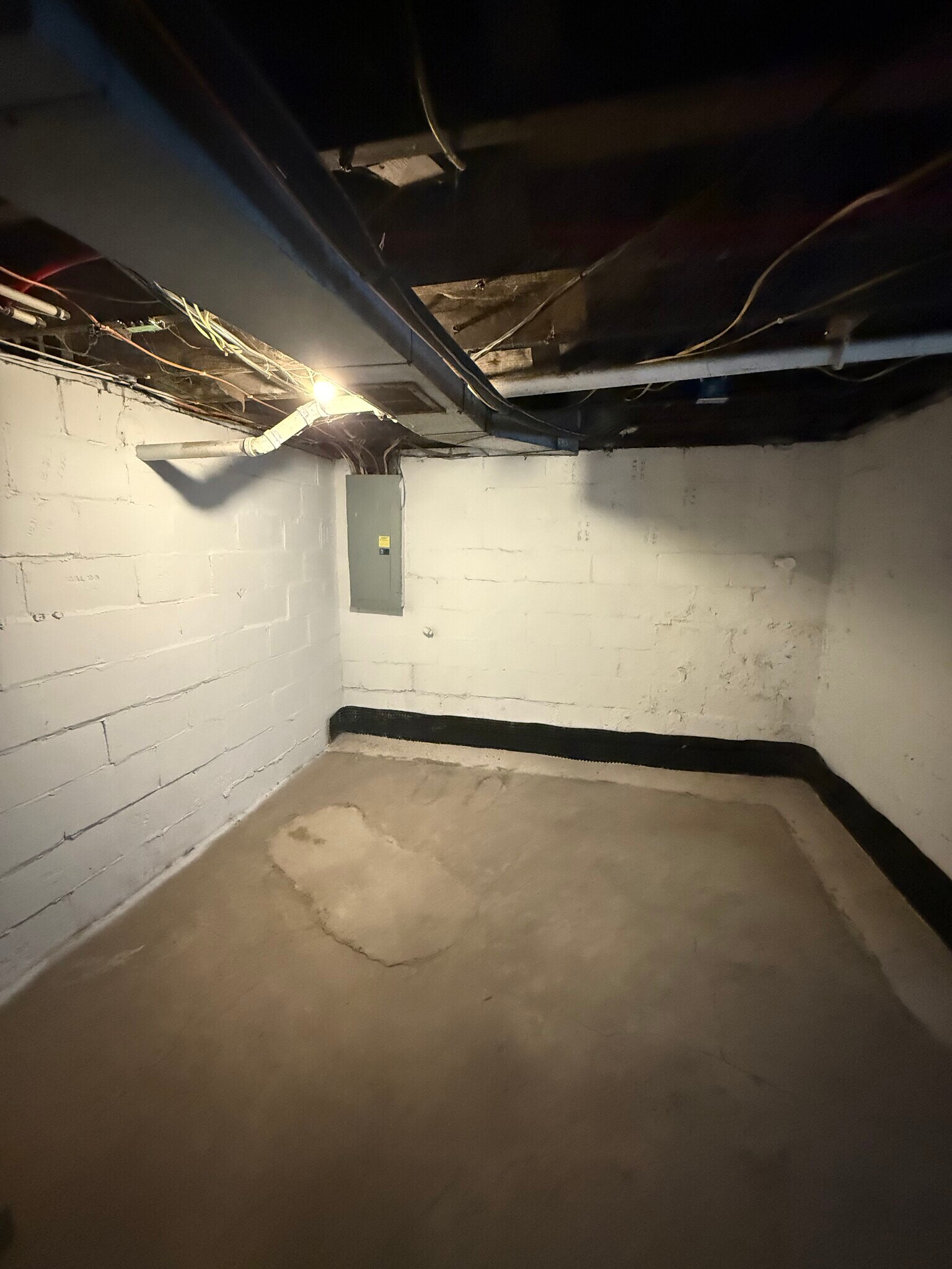 Building Photo - 5028 E New York St