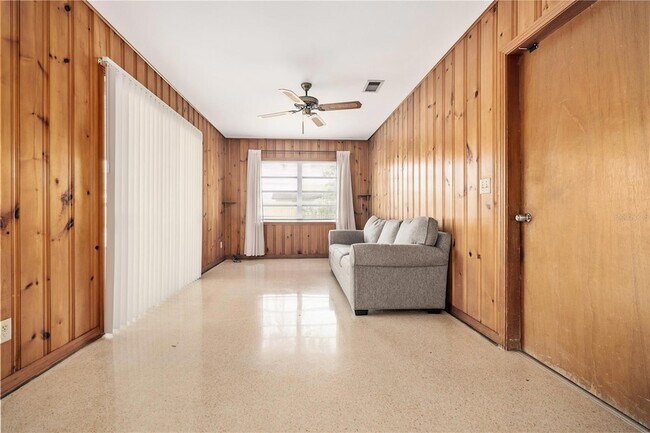 Building Photo - 12902 Forest Hills Dr