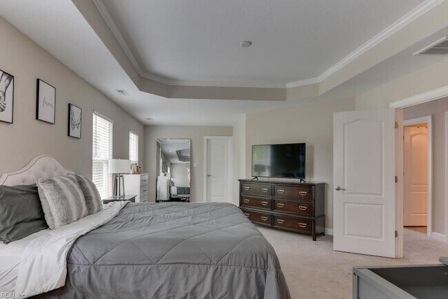 Building Photo - 115 Farrand Dr