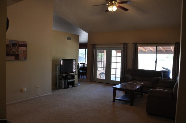 Building Photo - 721 N Woodrose Pl