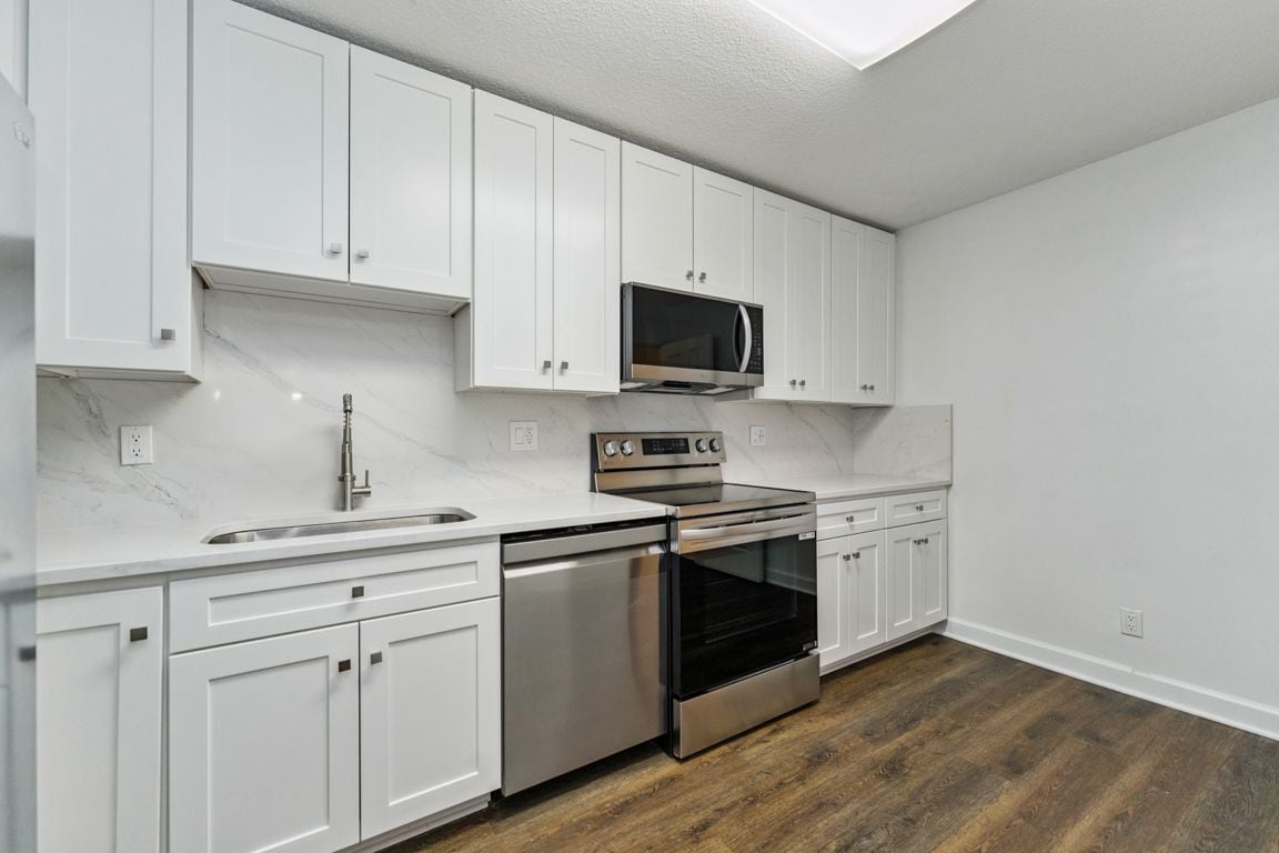 Building Photo - 8360 Greensboro Dr