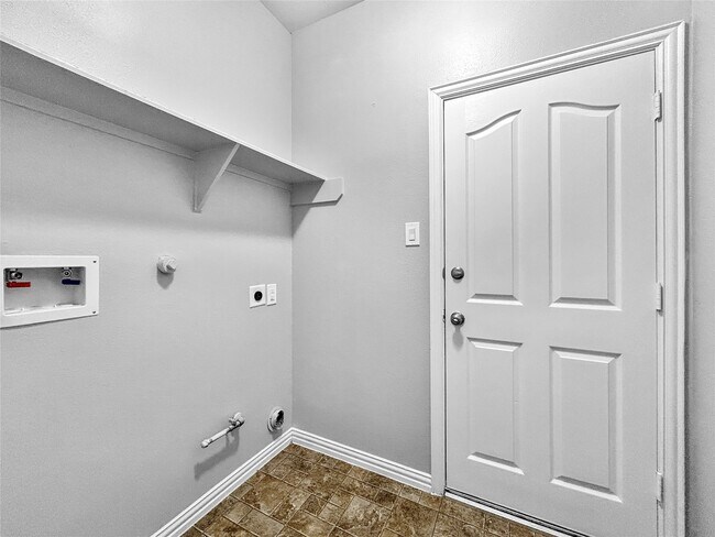 Building Photo - 8402 Parapet Pl