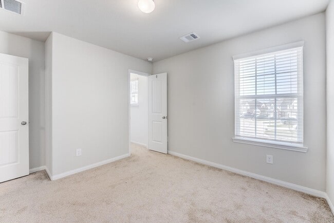 Building Photo - 5842 Adelaide River Dr