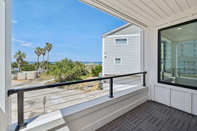 Building Photo - The townhome with ocean views from every room