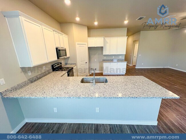 Building Photo - Beautiful 4 Bedroom Home (Available 2/22/24)