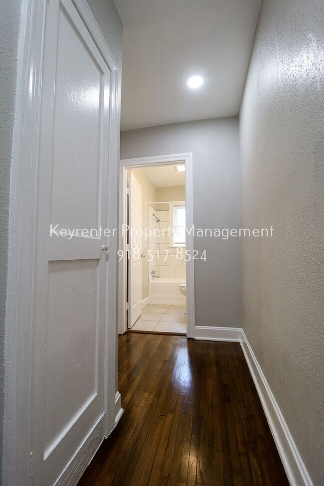 Building Photo - 345 S Zunis Ave