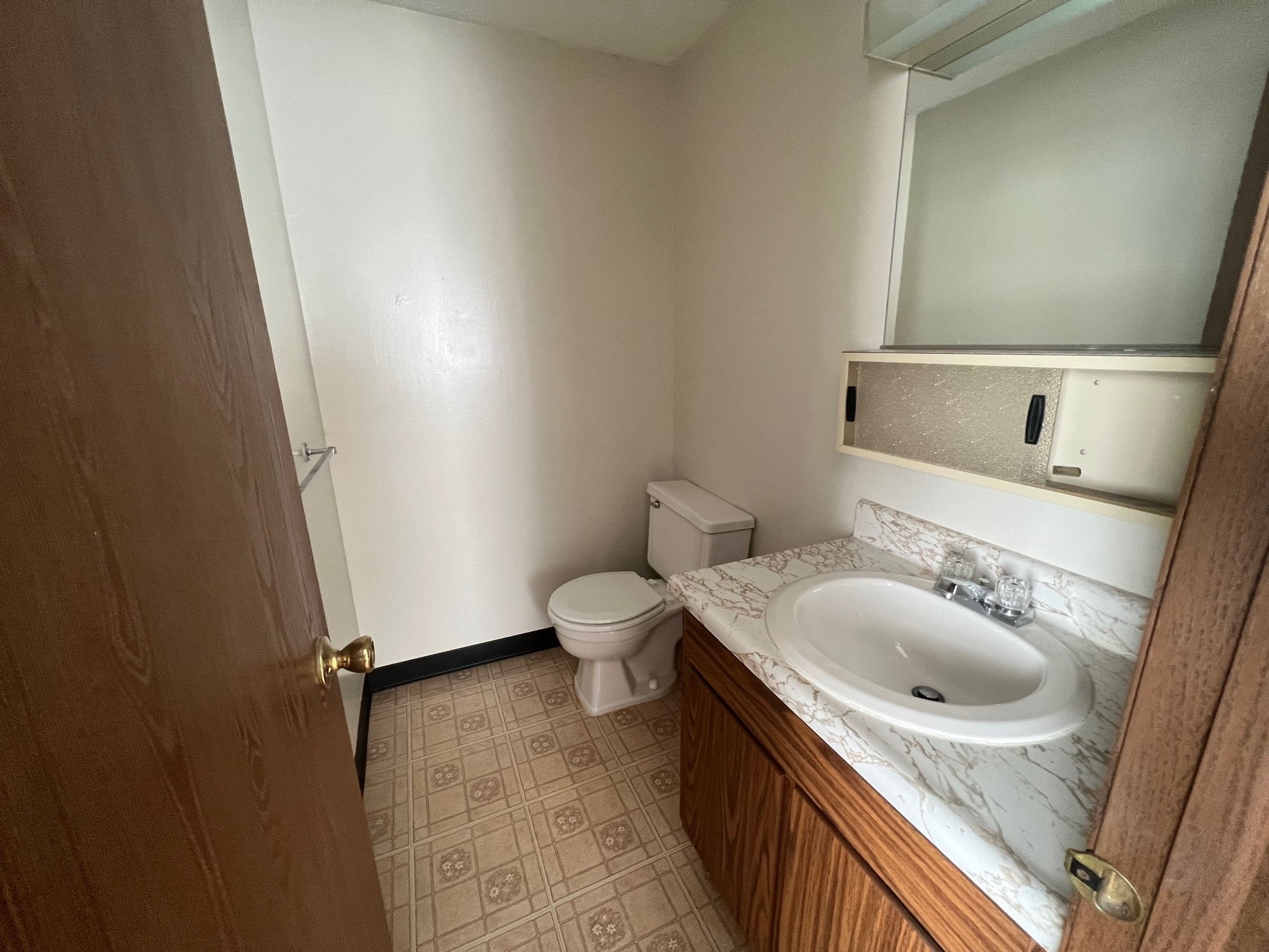 Building Photo - 700 Northwood Ct
