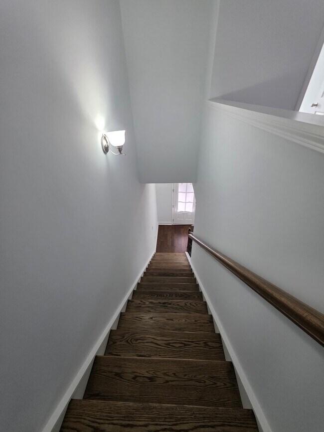 Building Photo - 3-Bedroom Townhome with Bonus Room & Resort-Style Amenities -No Pets