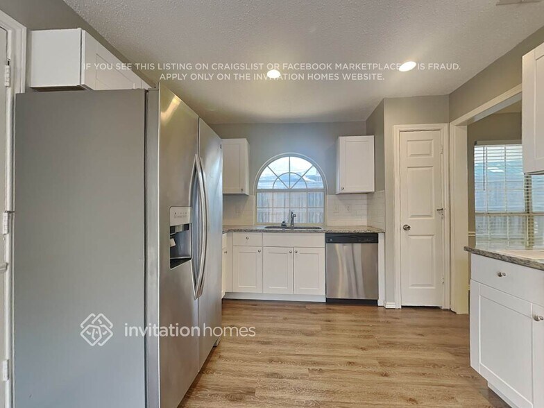 Building Photo - 8250 Cripple Creek Dr