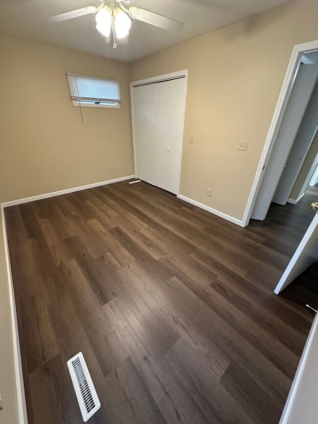 Building Photo - 2 Bedroom, 1 Bathroom House with Carport