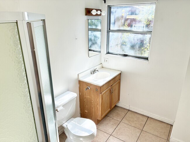 Building Photo - 631 N 120 E