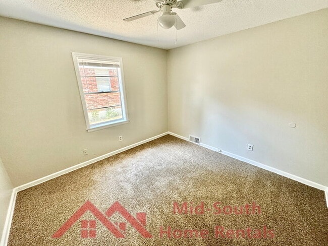 Building Photo - 2168 Carnes Ave