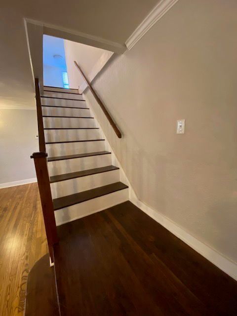 Building Photo - 702 S Cherry St