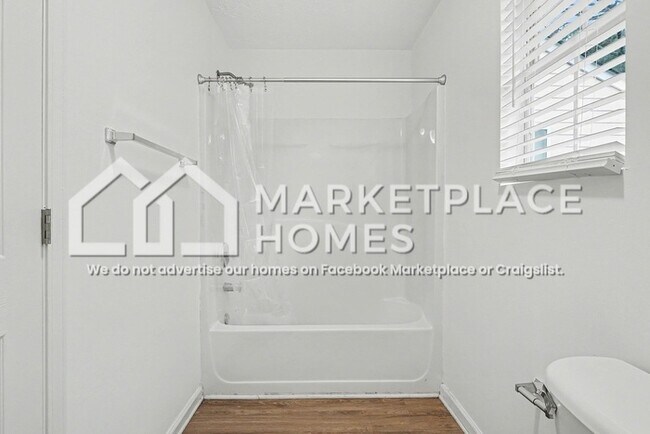 Building Photo - 325 Crestfield Cir