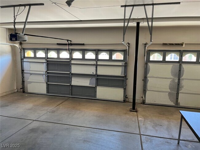 Building Photo - 8640 Castle Hill Ave