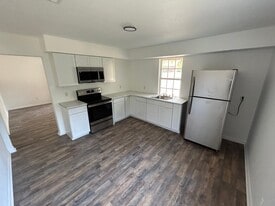 Building Photo - The Ridge Apartments