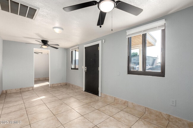 Building Photo - 1920 W Tonto St