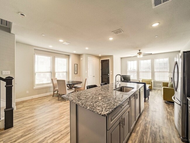 Building Photo - 6454 Cristo Ln