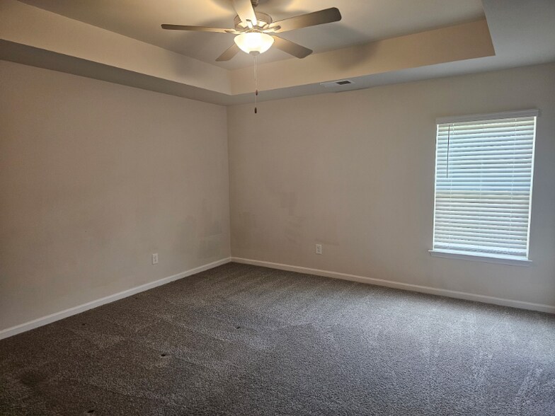 Building Photo - 721 Wimbee Ct
