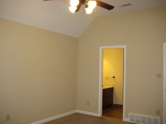 Building Photo - 1383 River Ridge Dr