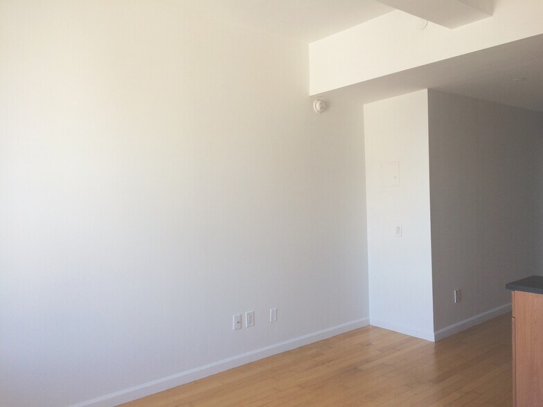 Building Photo - 20 West Street