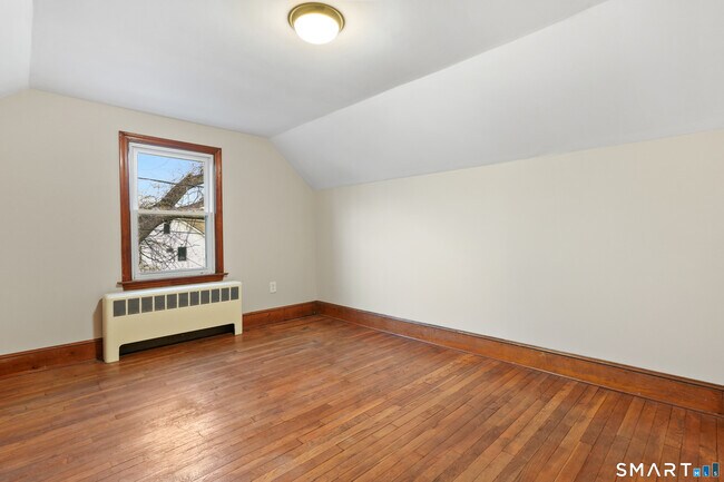 Building Photo - 56 Beaver Brook Rd