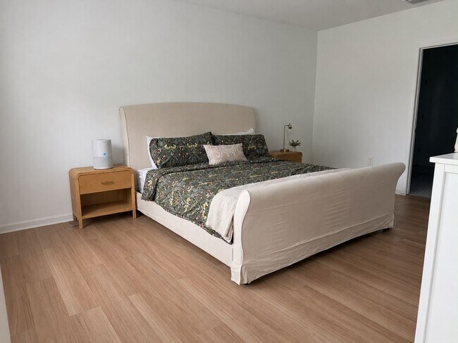 Building Photo - 4/2 Cascades Home