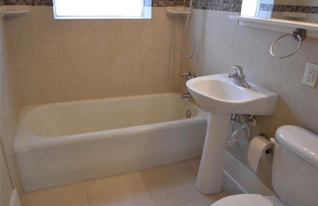 Building Photo - 1507 McDuffie St