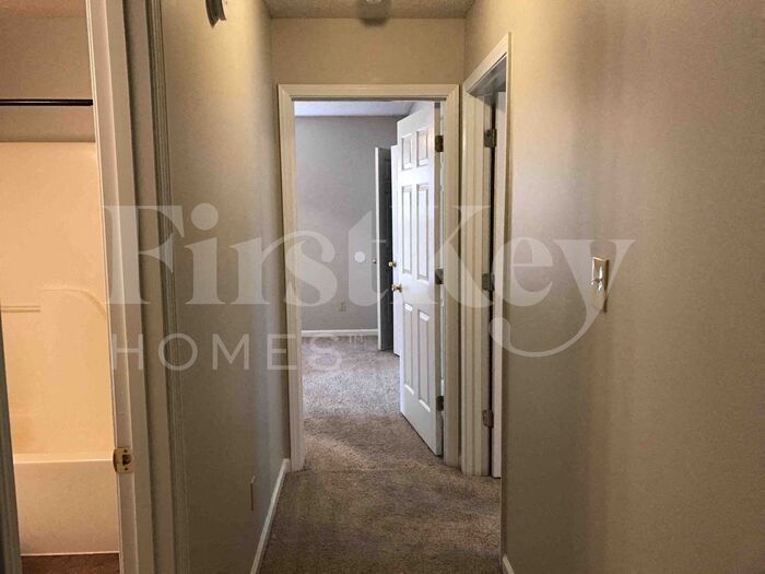 Building Photo - 7098 Maryland Ct