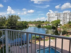 Building Photo - 1300 NE Miami Gardens Dr