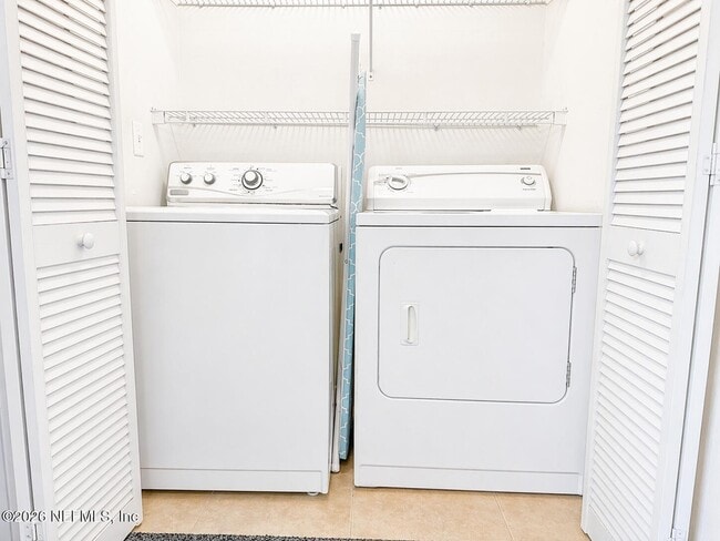 Building Photo - 253 E Pisa Pl