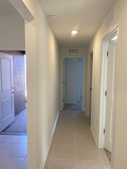 Building Photo - 1347 Belle Isle Ln