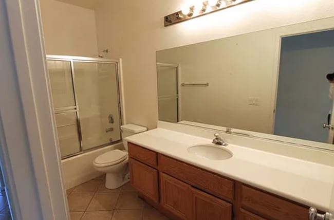 Building Photo - 40269 Miklich Dr