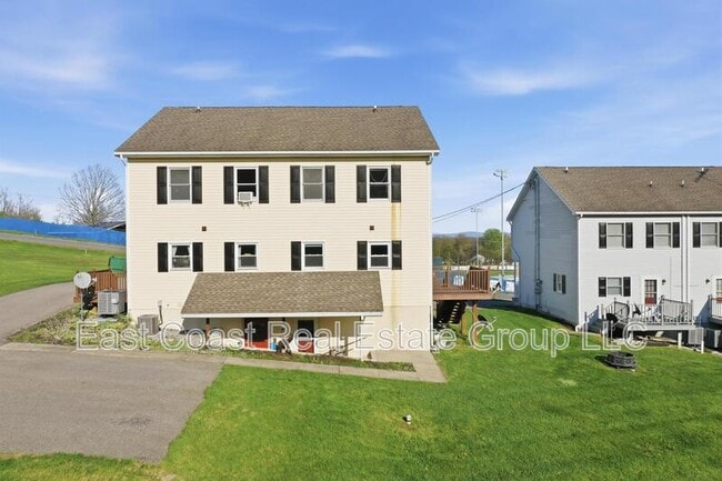 Building Photo - 257 School House Dr