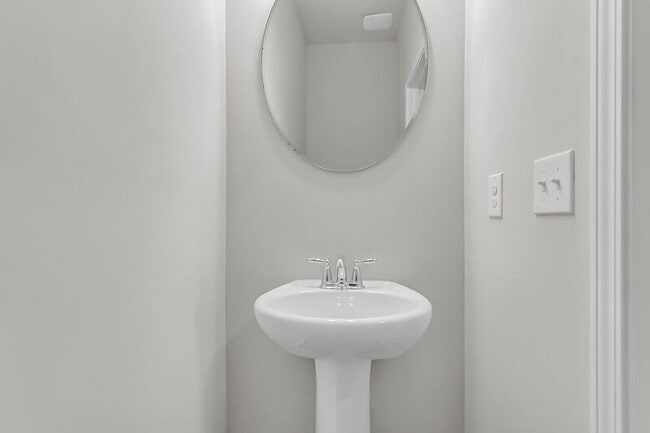 Building Photo - 425 Ribiero Dr