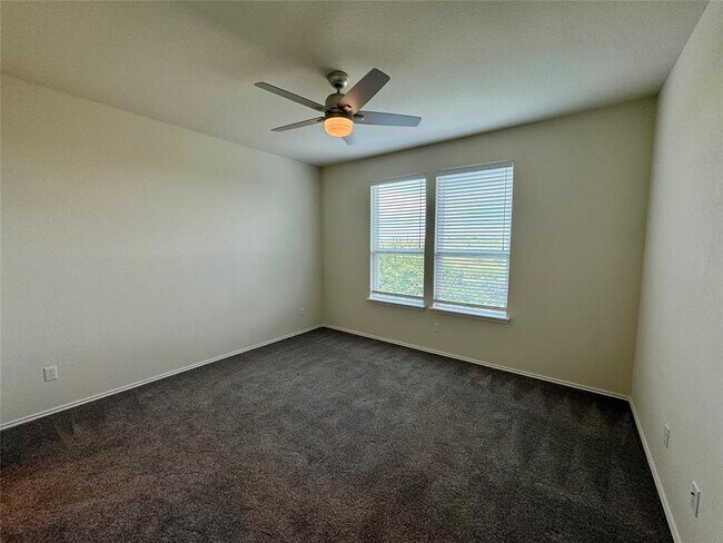 Building Photo - 546 Pepperbark Loop