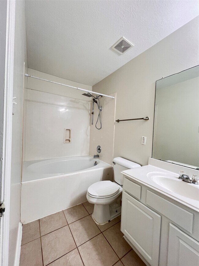 Building Photo - 4714 Garden Meadow Dr