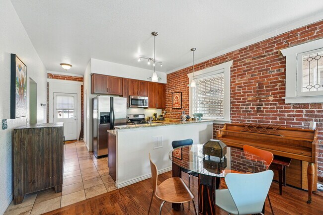 Building Photo - 1438 Franklin St