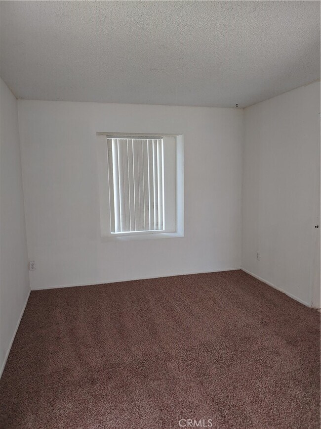 Building Photo - 16961 Green Ln
