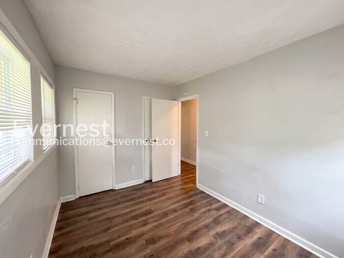 Building Photo - 4435 Lincolndale Dr