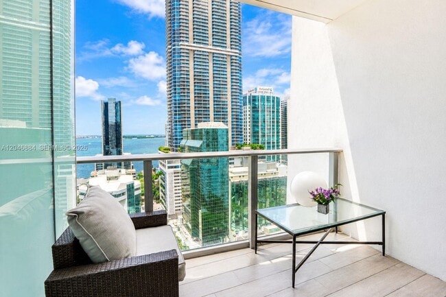 Building Photo - 1010 Brickell Ave